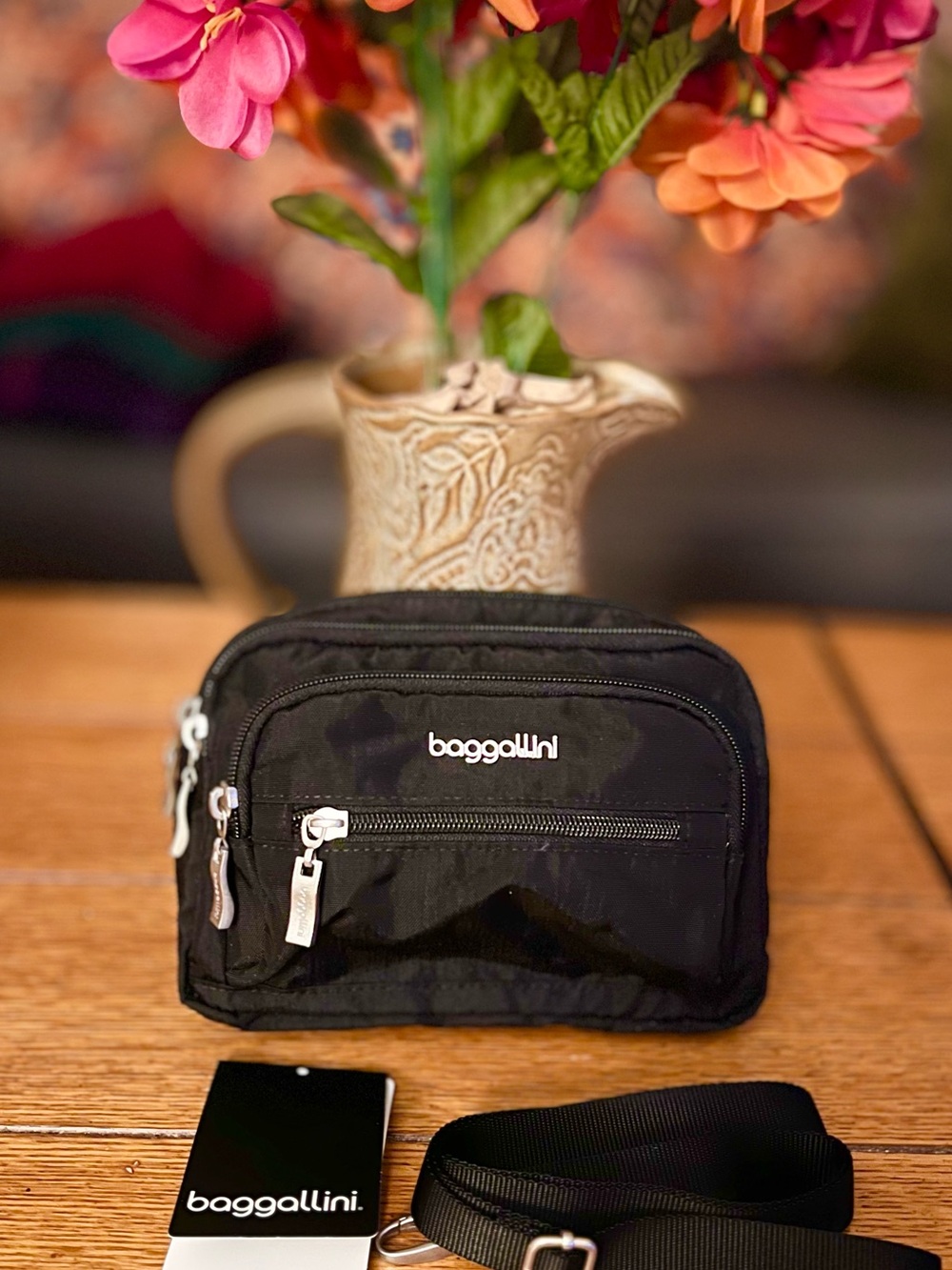 Baggallini Triple Zip Crossbody Belt Bag in Black
